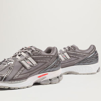 New Balance 1906R (Black Metallic/Urgent Red/Slate)