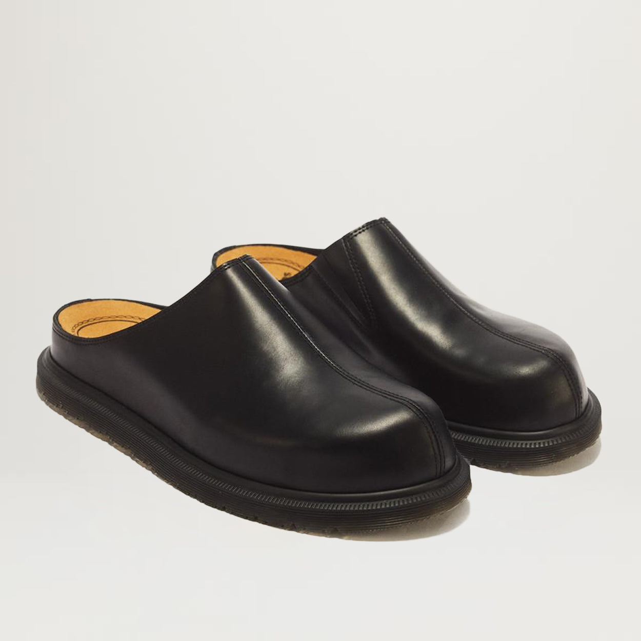 Dr. Martens San Mule (Black Orleans)