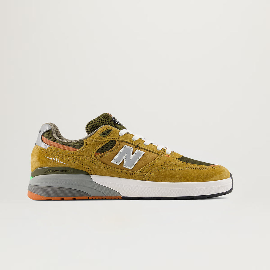 NB Numeric Reynolds 933 (Camel/Dark Brown)