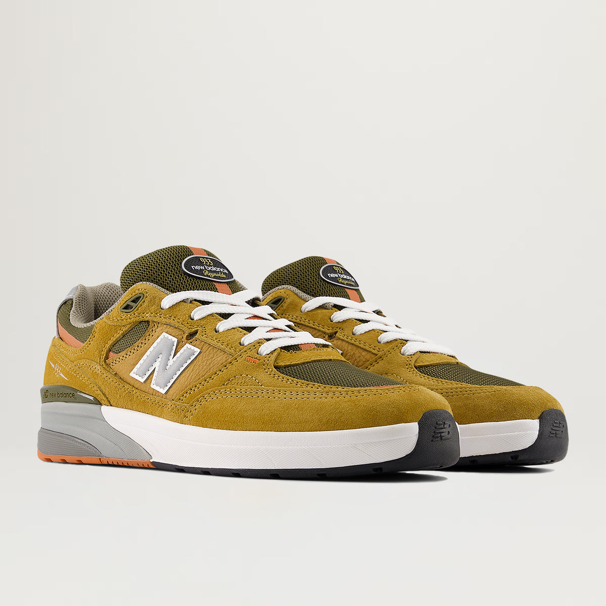 NB Numeric Reynolds 933 (Camel/Dark Brown)
