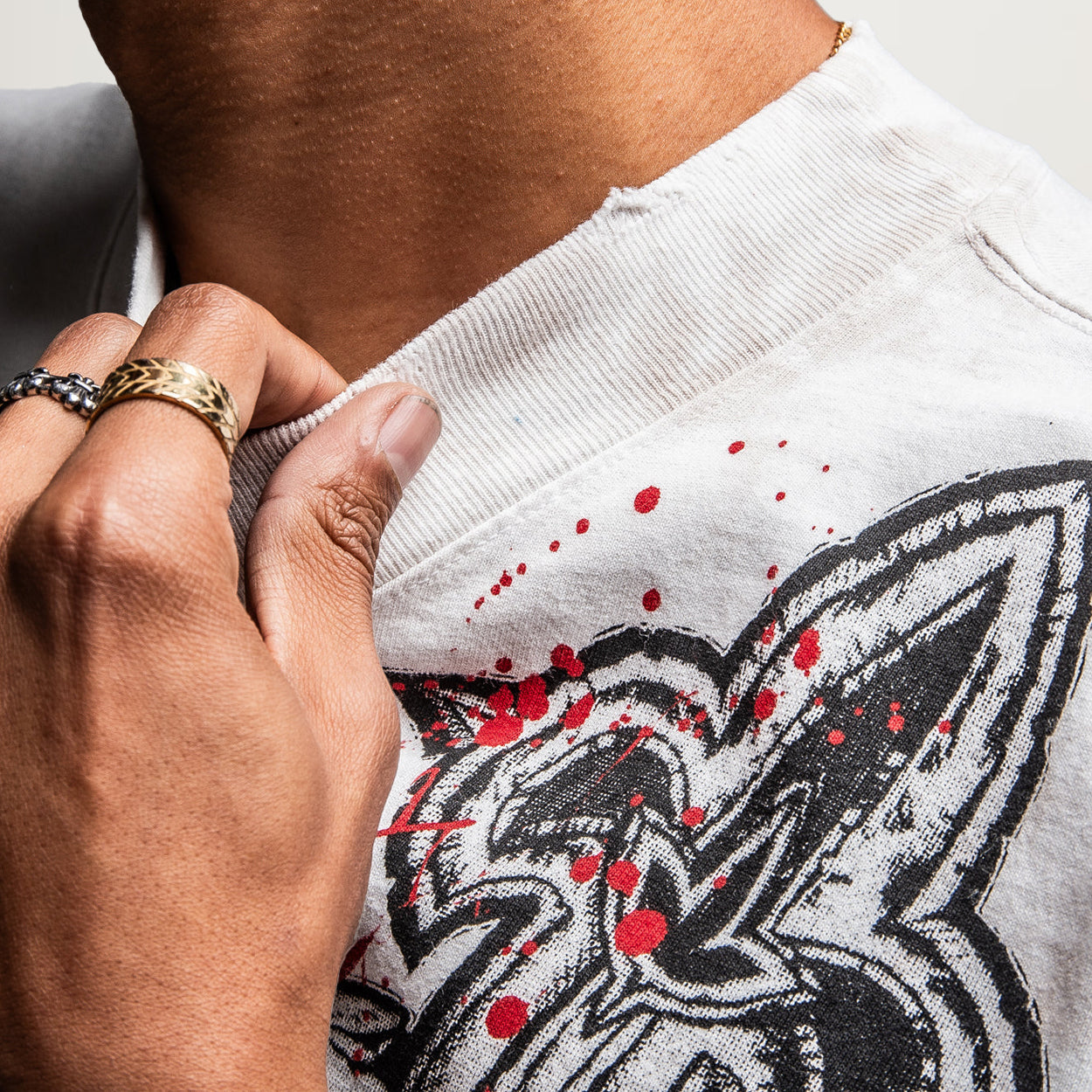 Affliction Cross Tee (Light Grey/White Tea Stain)