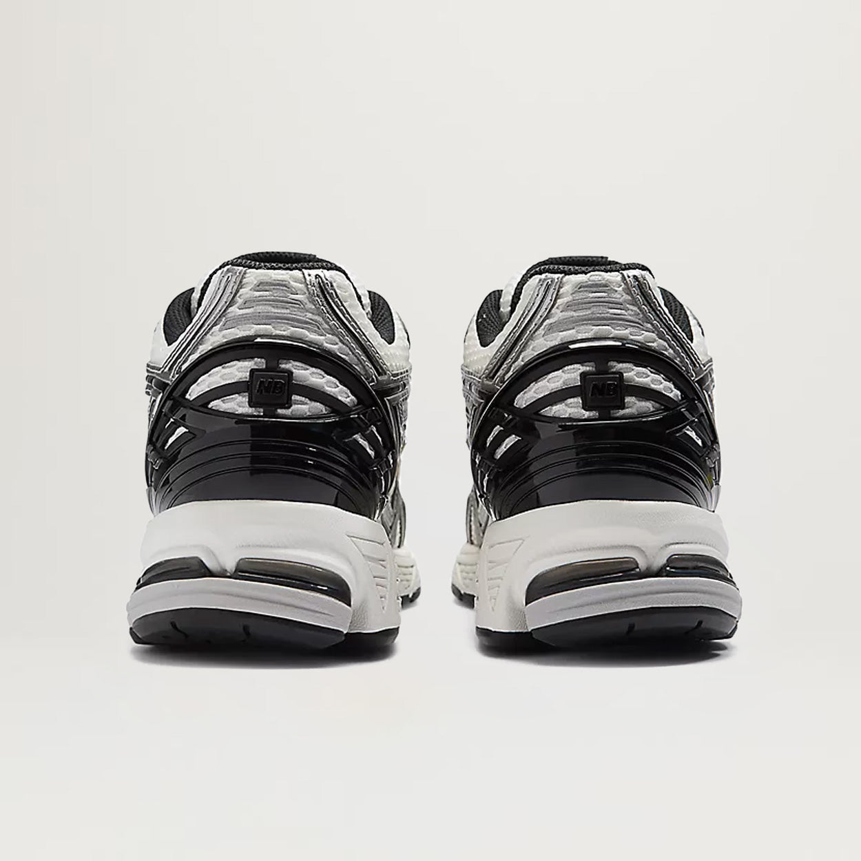 New Balance 1906R (Silver/Black)