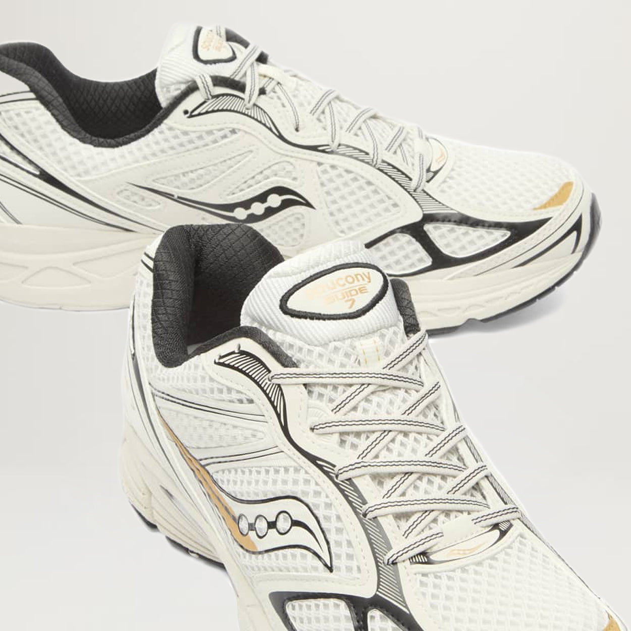 Saucony ProGrid Guide 7 (Onyx/Gold)