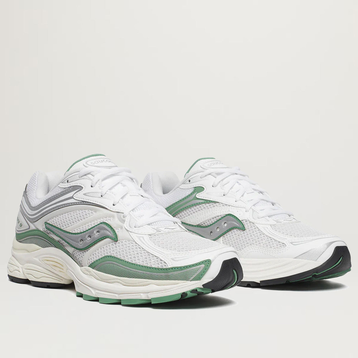 Saucony ProGrid Omni 9 (Ivory/Green) - Sizes 8.5, 9, 9.5, 12